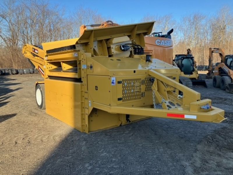Screen Machine’s 77C double-deck screening plant