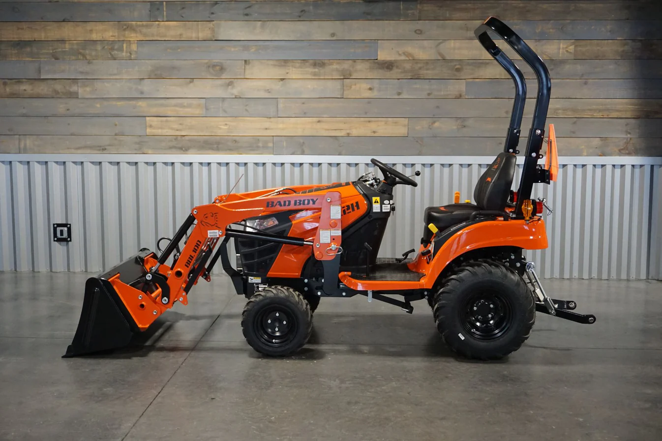 1022H - 10 SERIES, 22HP W/ 100 BACKHOE LOADER - Image 3