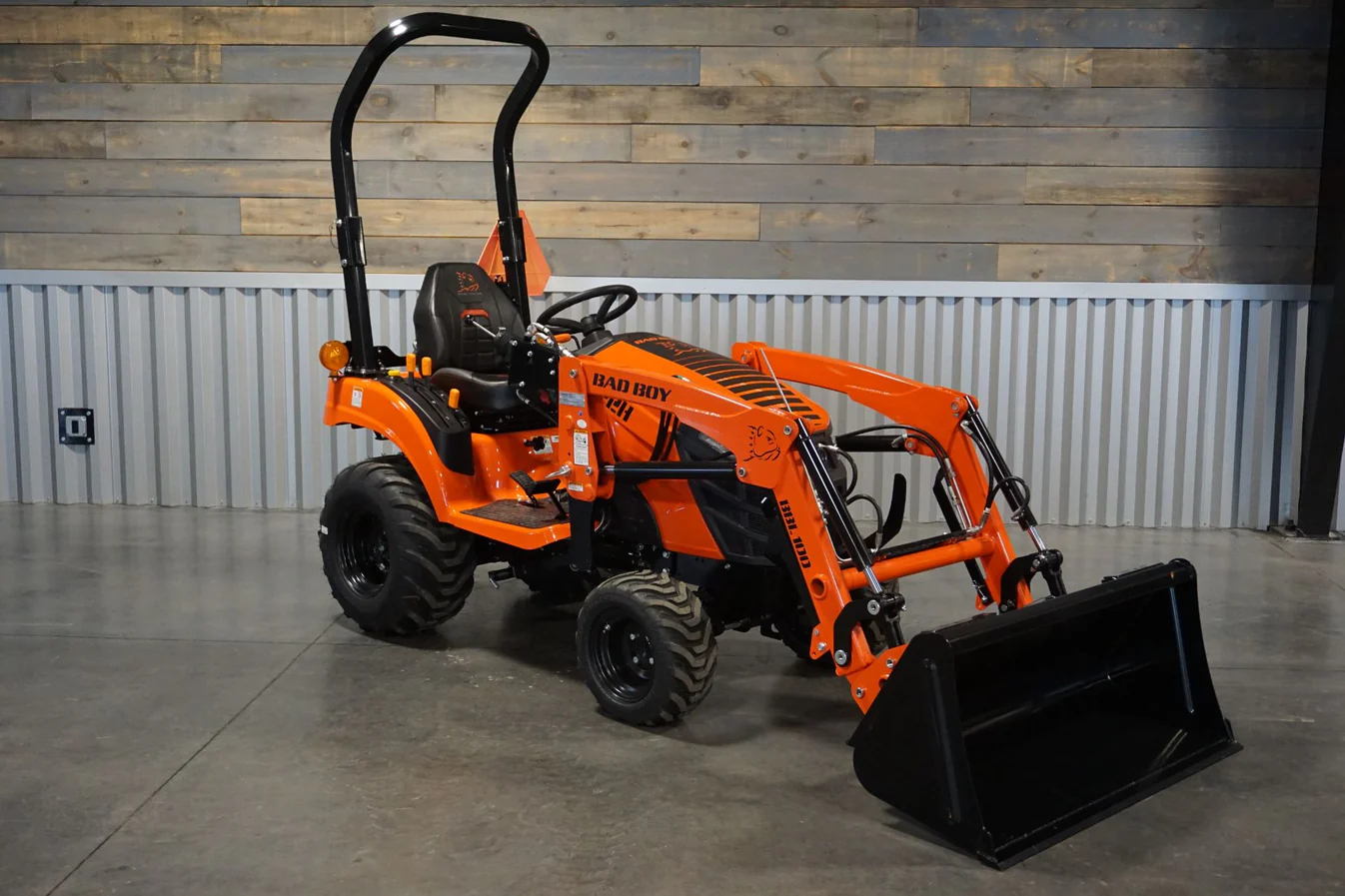 1022H - 10 SERIES, 22HP W/ 100 BACKHOE LOADER