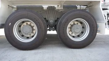 Howo Left Side Driving 12 Cubic Meters Cement Mixer Concrete Mix Truck - Image 6