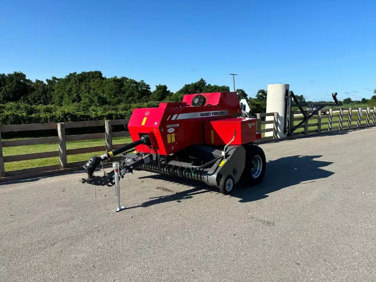 MASSEY FERGUSON RB.156 MINI HAY BALER - Image 3