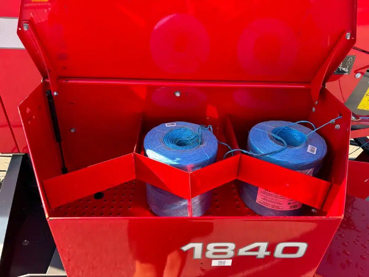 MASSEY FERGUSON RB.156 MINI HAY BALER - Image 4