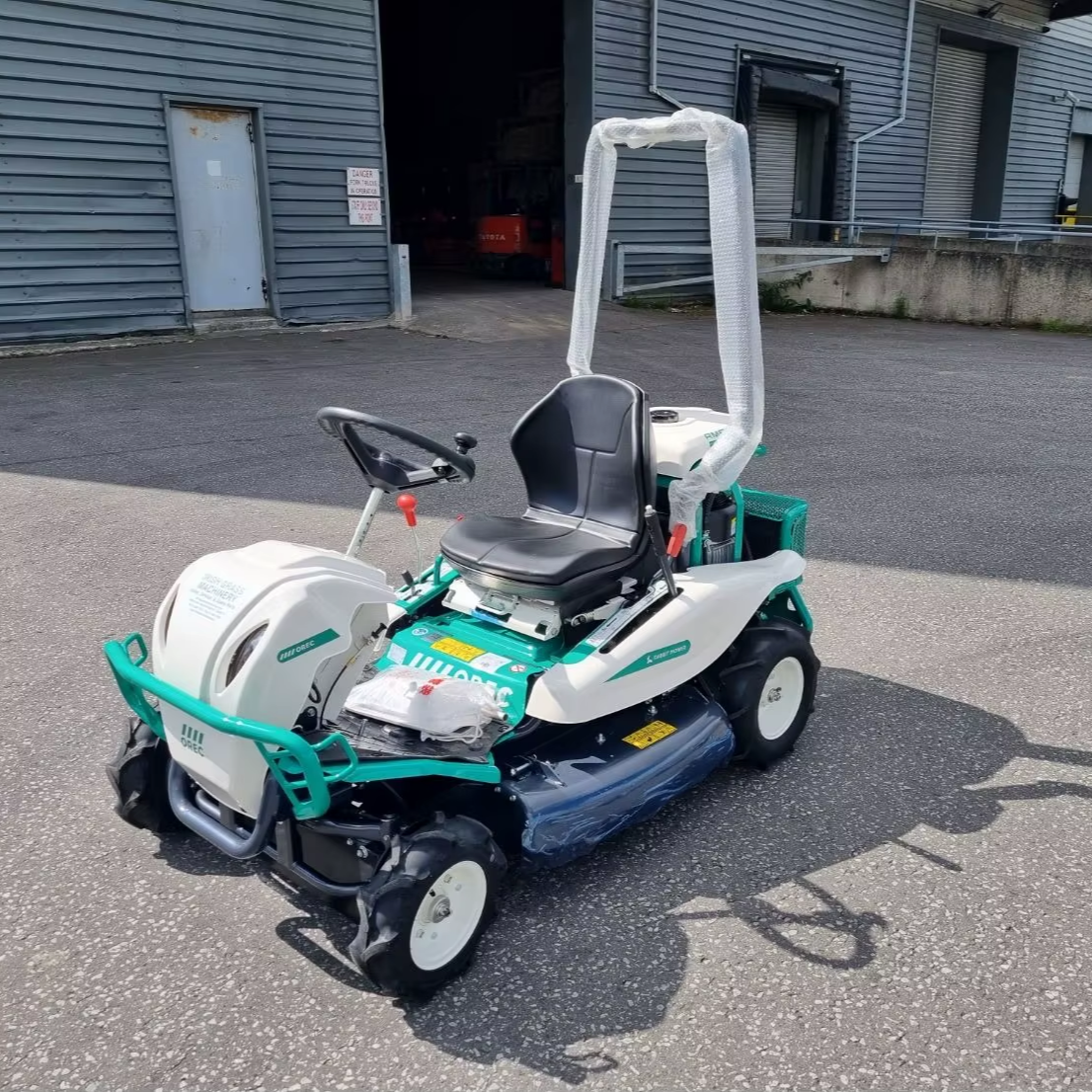 OREC Rabbit RM982F 4WD LAWN MOWER - Image 3