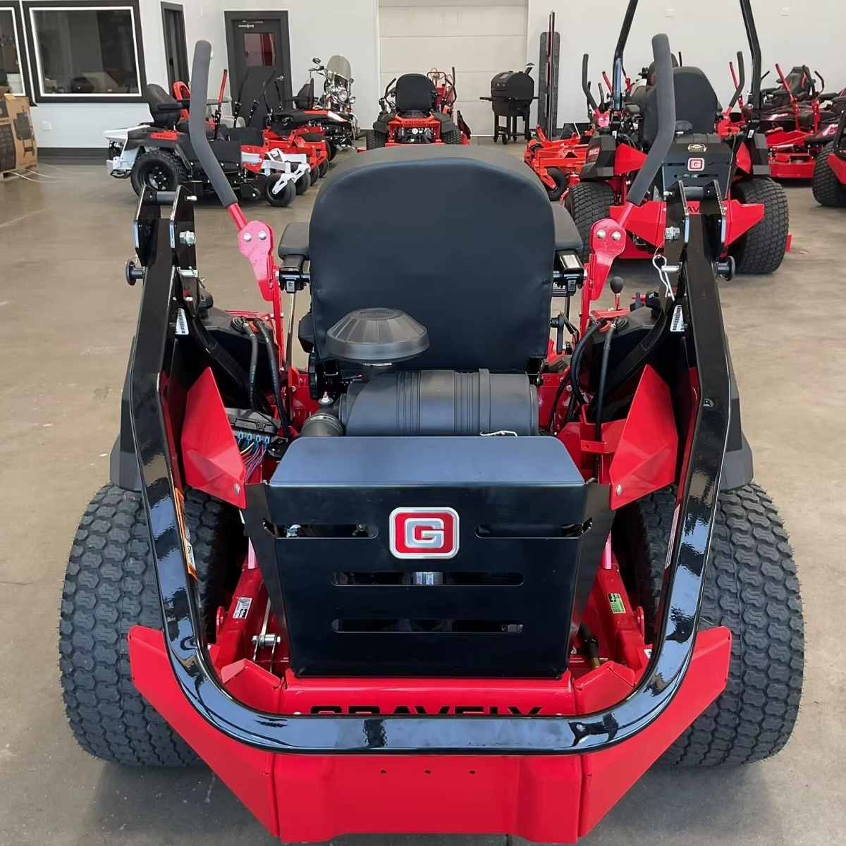 GRAVELY 24HP ZERO TURN LAWN MOWER - Image 5