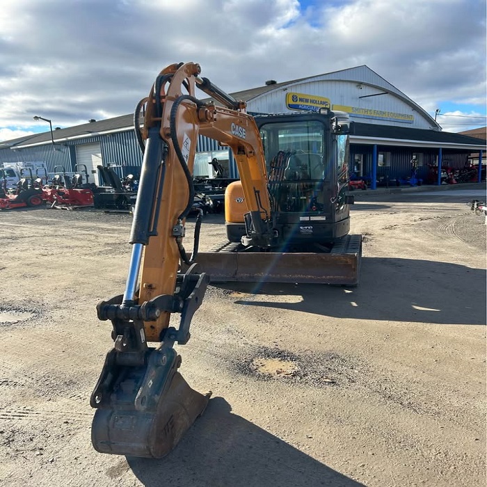 CASE MINI EXCAVATOR - Image 3