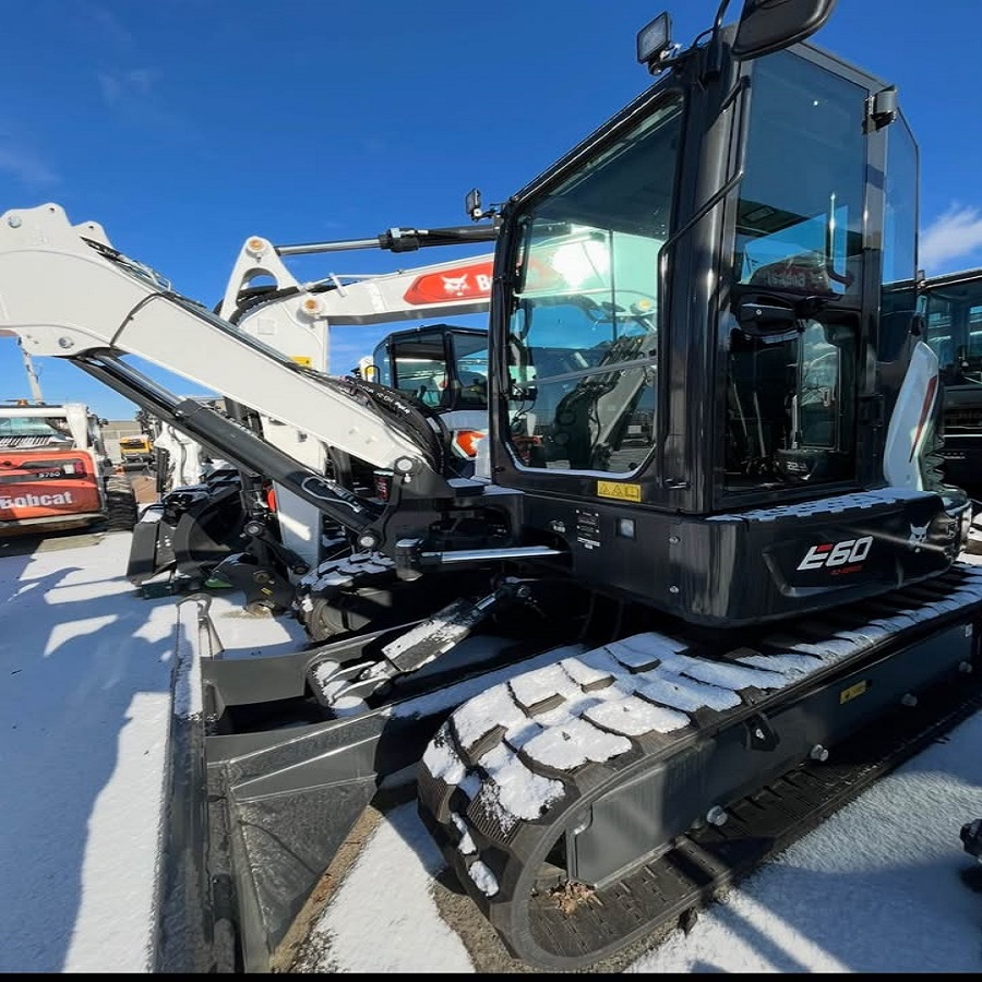 BOBCAT E60 EXCAVATOR - Image 4