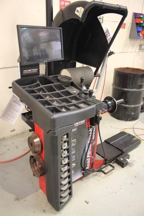 3D Hunter Wheel Alignment Machine - Image 3