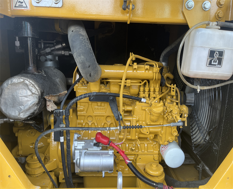 CAT 305.5E MINI EXCAVATOR - Image 3