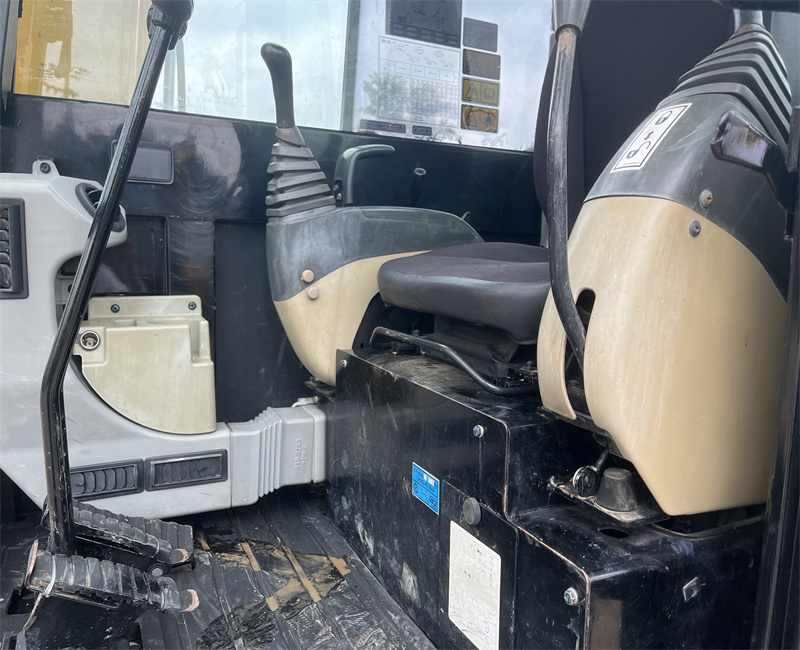 CAT 305.5E MINI EXCAVATOR - Image 6