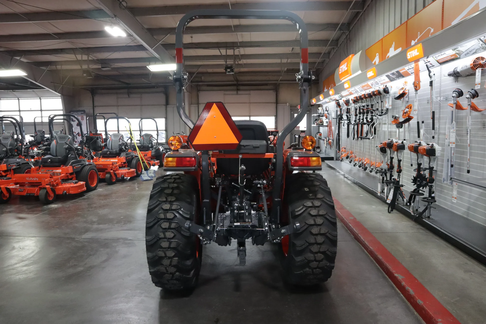 Kubota L2502HST TRACTOR - Image 4