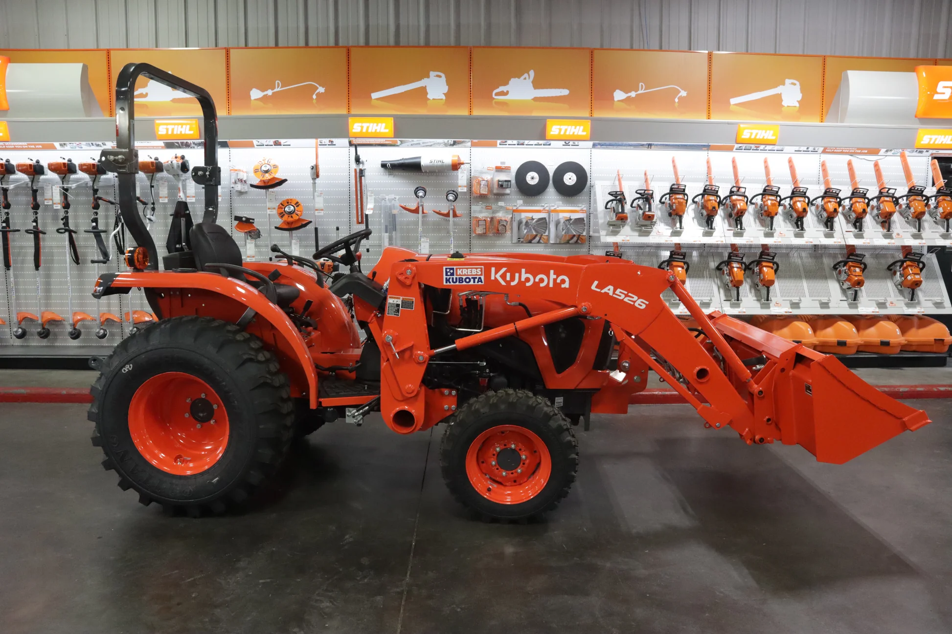Kubota L2502HST TRACTOR - Image 6