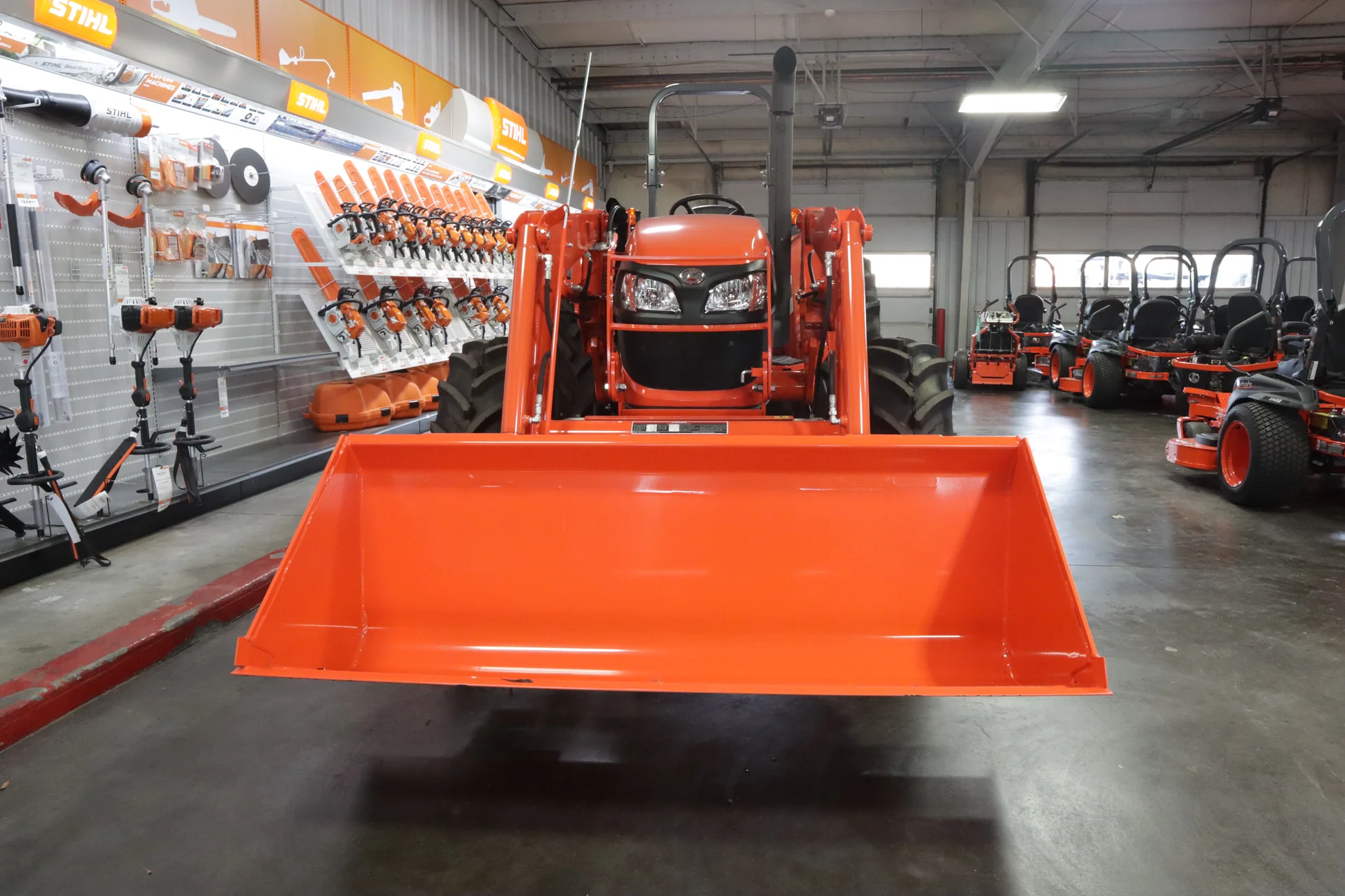 Kubota M7060HD TRACTOR - Image 5