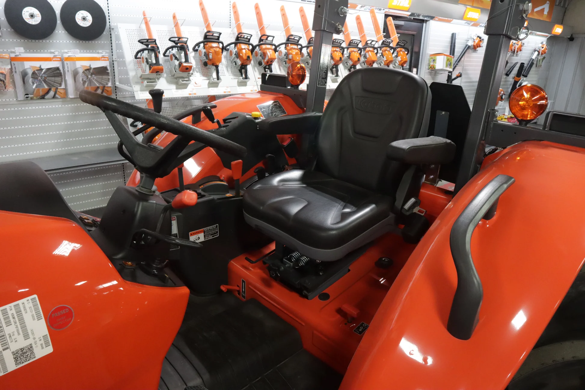 Kubota M7060HD TRACTOR - Image 6