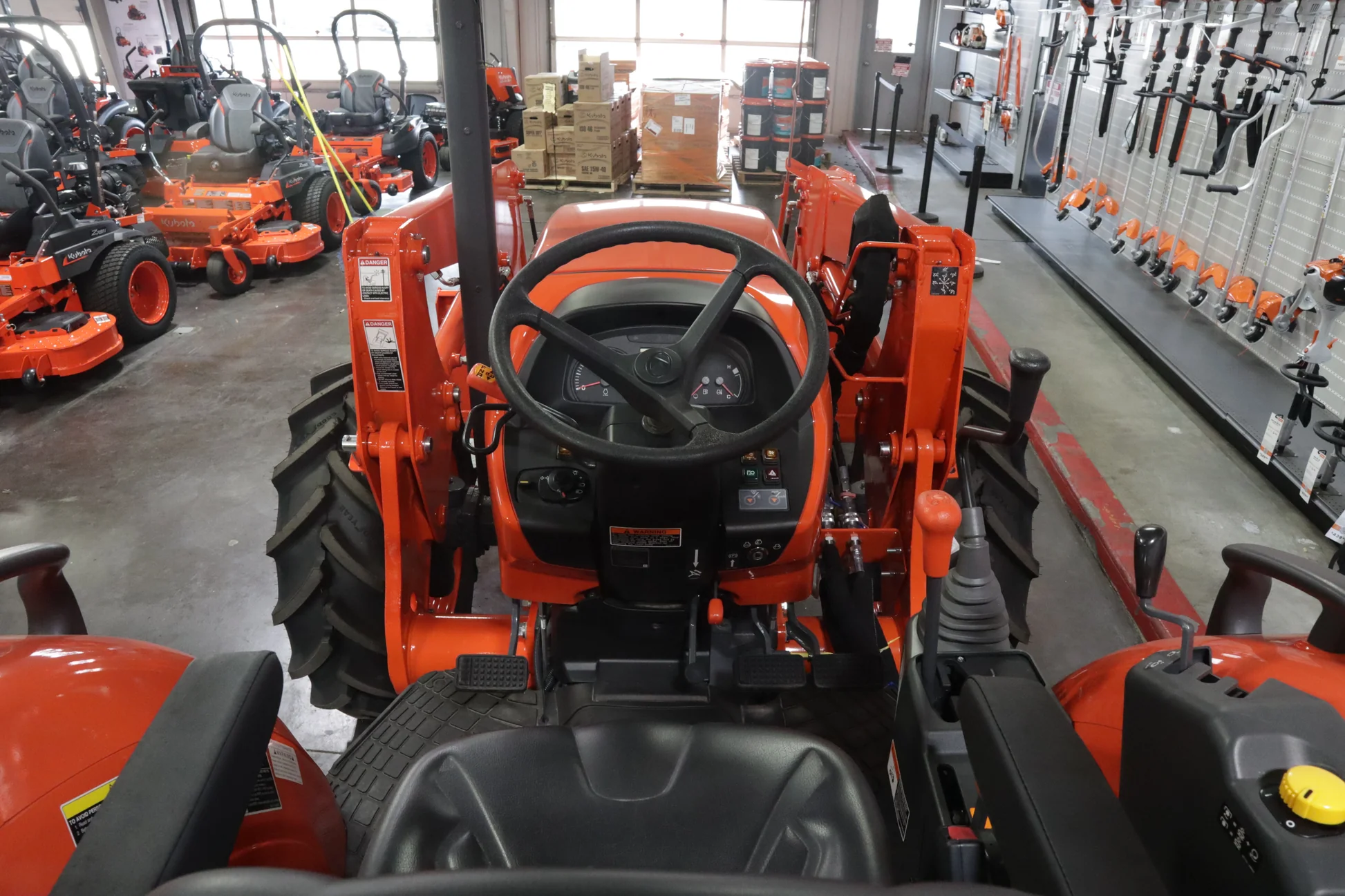 Kubota M7060HD TRACTOR - Image 3