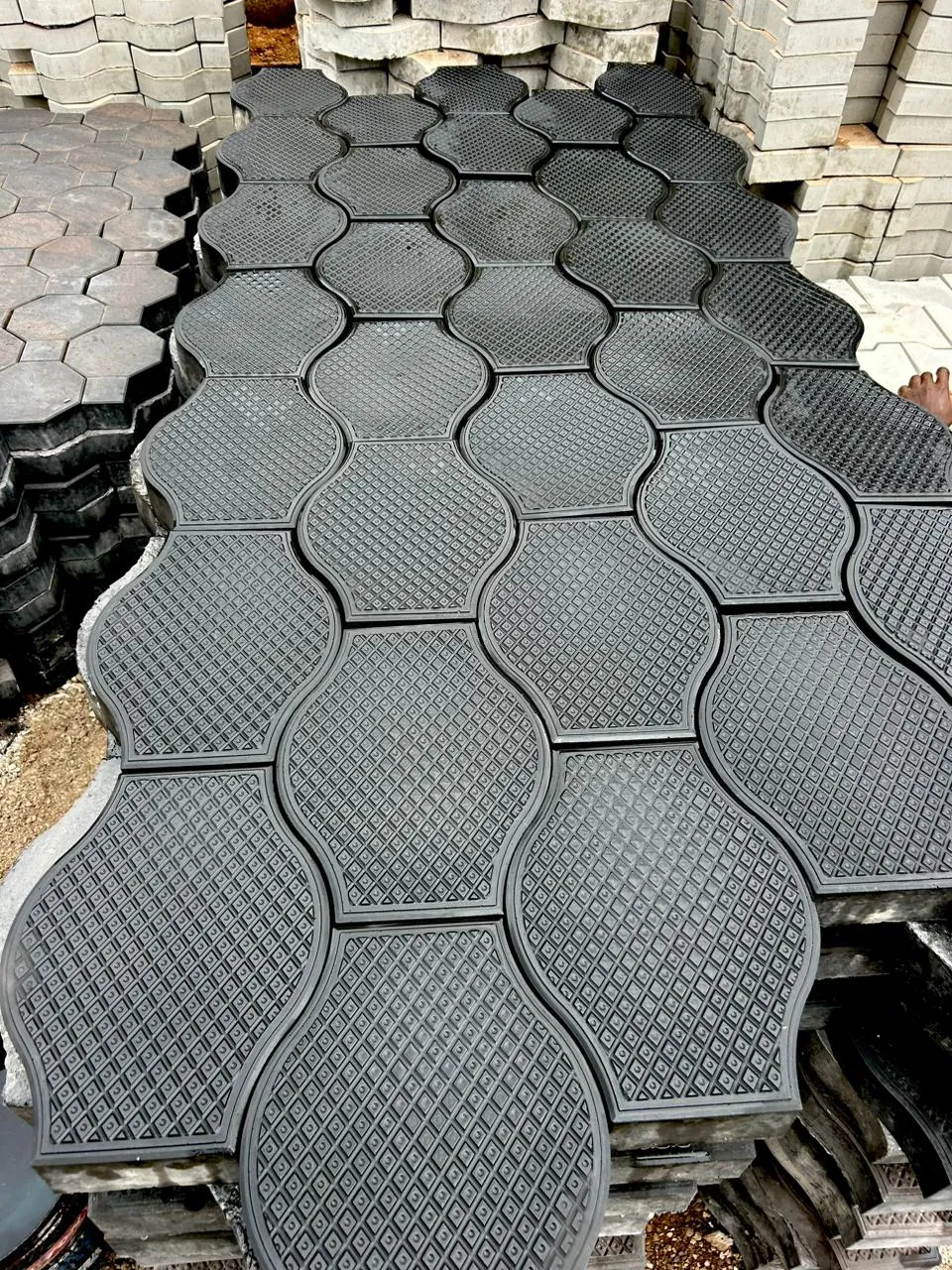 Pot Wave Smart Paver (285 x 225 x 60mm)-Black (20 Pcs/M2) - Image 2