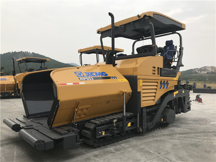 XCMG Official Road Machinery 9.5m RP953 Concrete Paver machine - Image 3