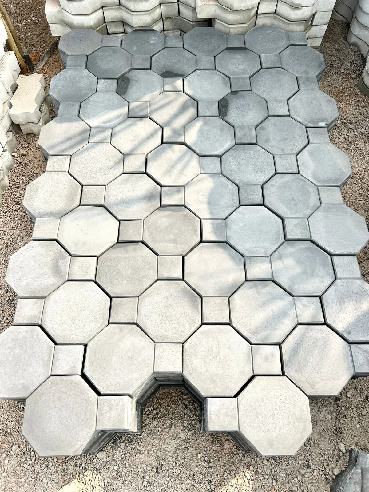 The MayBach Smart Paver (240 x 180 x 60mm)-Light Grey (30 Pcs/M2) - Image 2