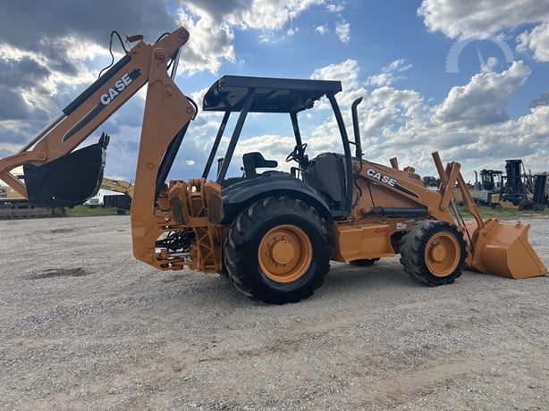 Case 580 Backhoe Loader - Image 7