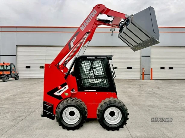 MANITOU 1900R SKID STEER LOADER - Image 8