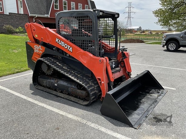 KUBOTA SVL95-2 MINI SKID STEER LOADER - Image 5