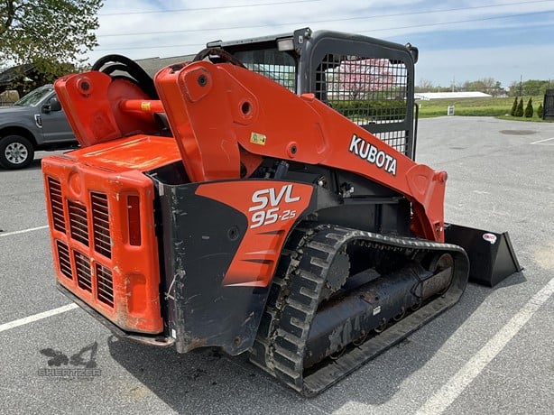 KUBOTA SVL95-2 MINI SKID STEER LOADER - Image 7