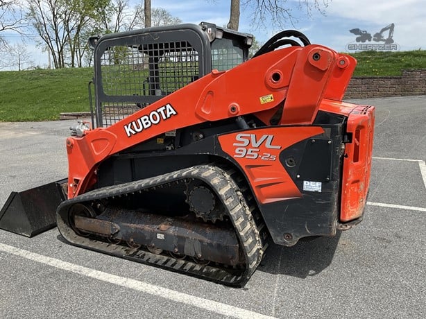 KUBOTA SVL95-2 MINI SKID STEER LOADER - Image 8