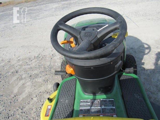 JOHN DEERE D105 LAWN MOWER - Image 6