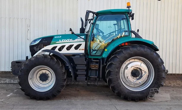 LOVOL P7240 TRACTOR - Image 2